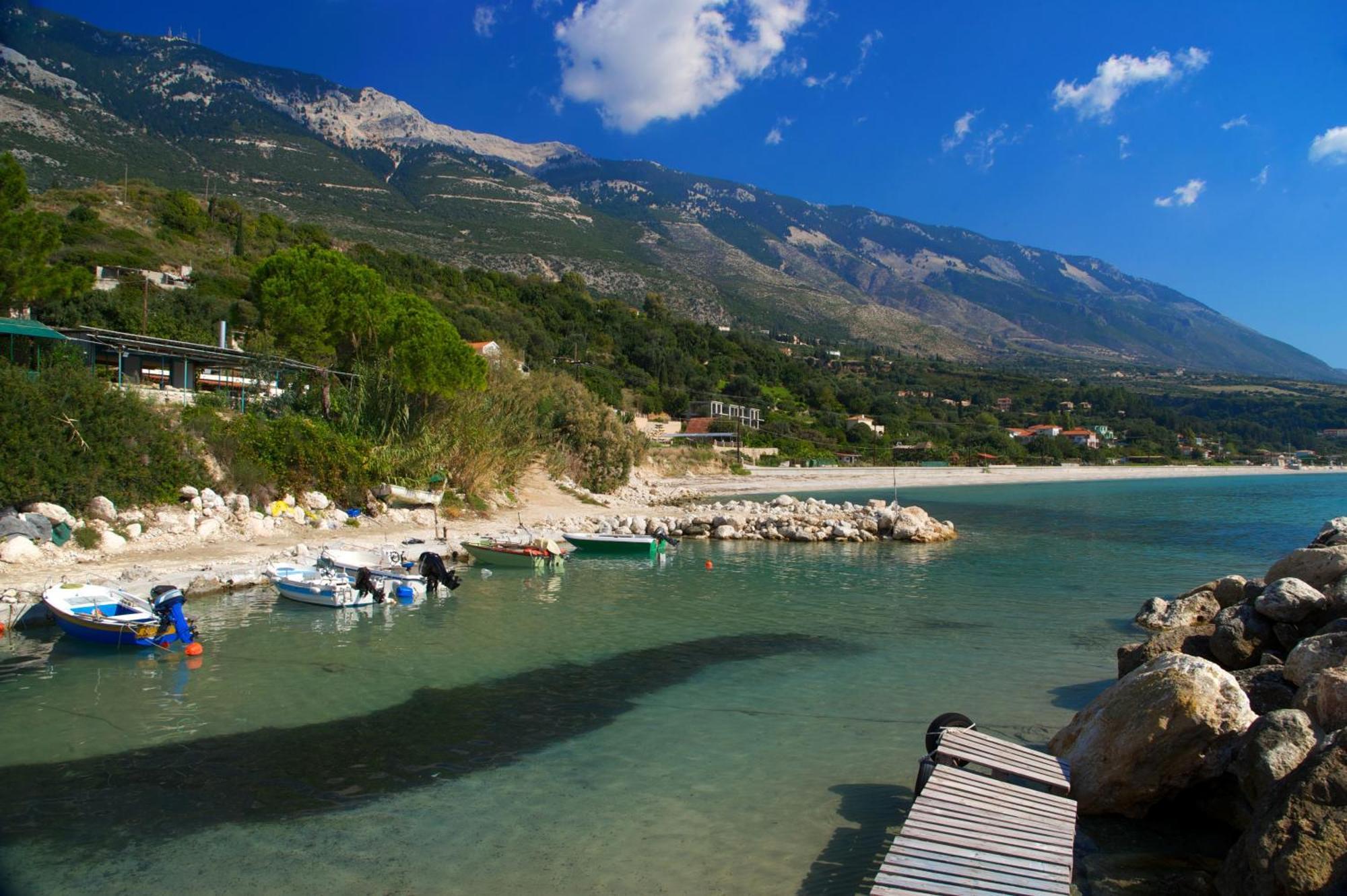Eleftheria Apartments Vlachata Екстериор снимка