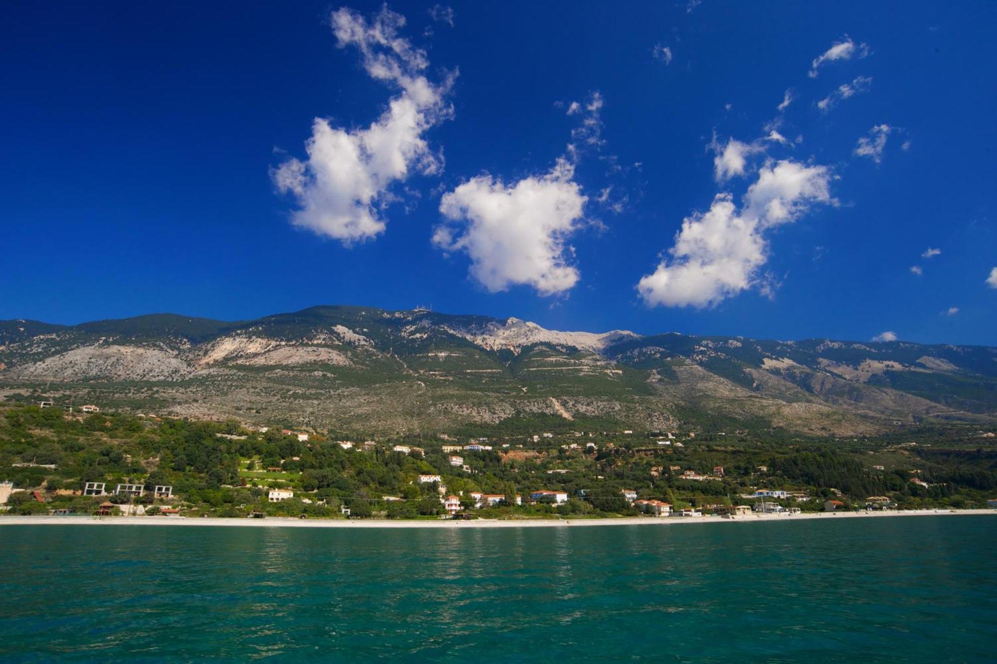 Eleftheria Apartments Vlachata Екстериор снимка